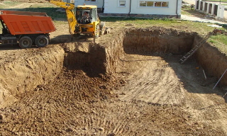 Рытье котлованов под фундамент в Шумерле – цена от 2592 руб. за м3 | 2Землекопа-Шмр
