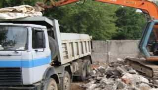 Вывоз строительного мусора с участка в Шумерле недорого от 1555 руб. | 2Землекопа-Шмр